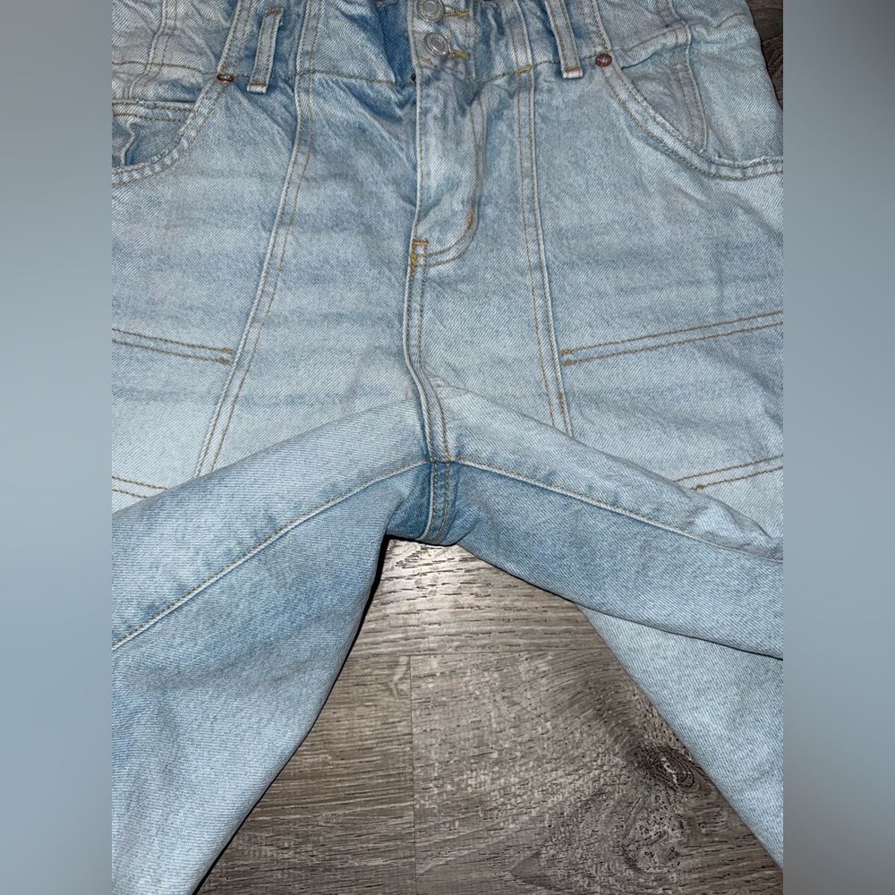 Light Wash Denim Bermuda Shorts - Casual Women's Shorts - Picture 7 of 7